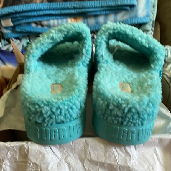 Uggs Fluffita Sz9 - Picture 6 of 11